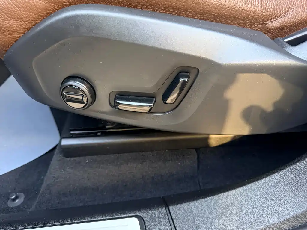 Volvo XC60 2021 T5 four-wheel drive Zhiyi Luxury Edition купить на сайте DeffCars