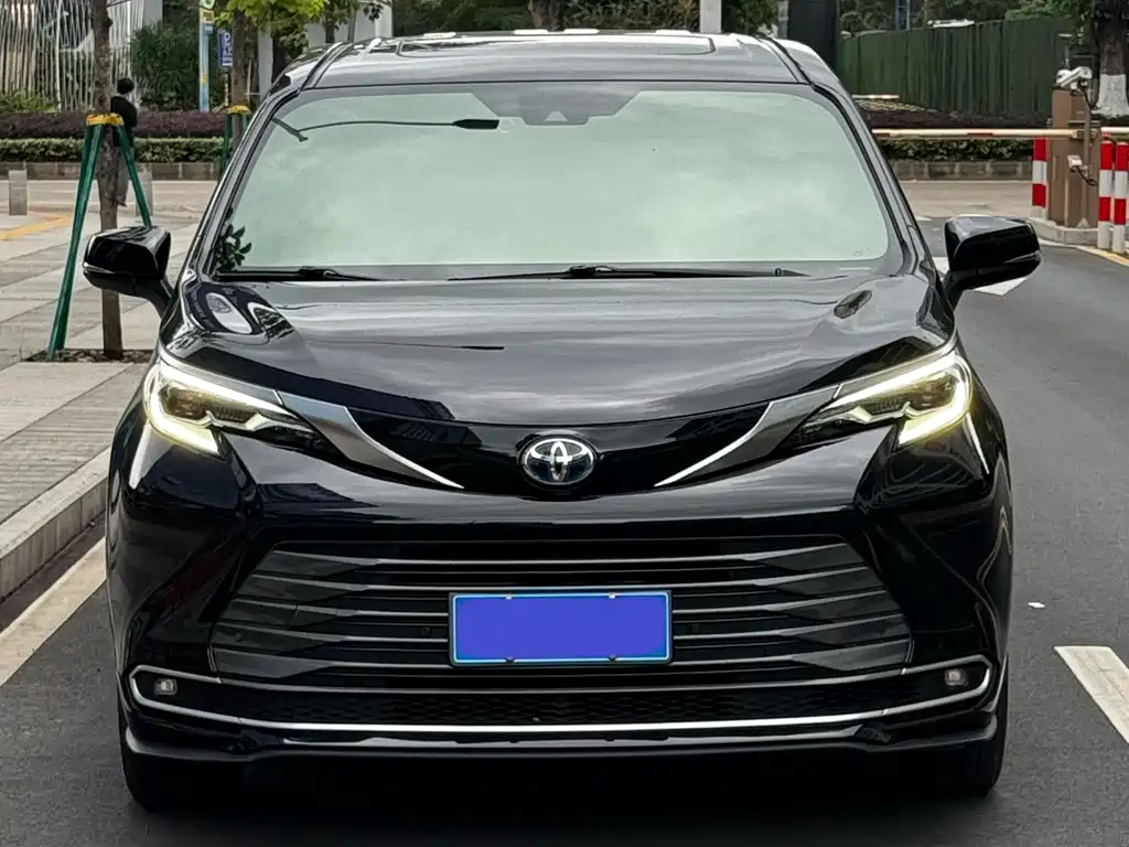 SIENNA 2021 2.5L Hybrid Premium Edition купить на сайте DeffCars