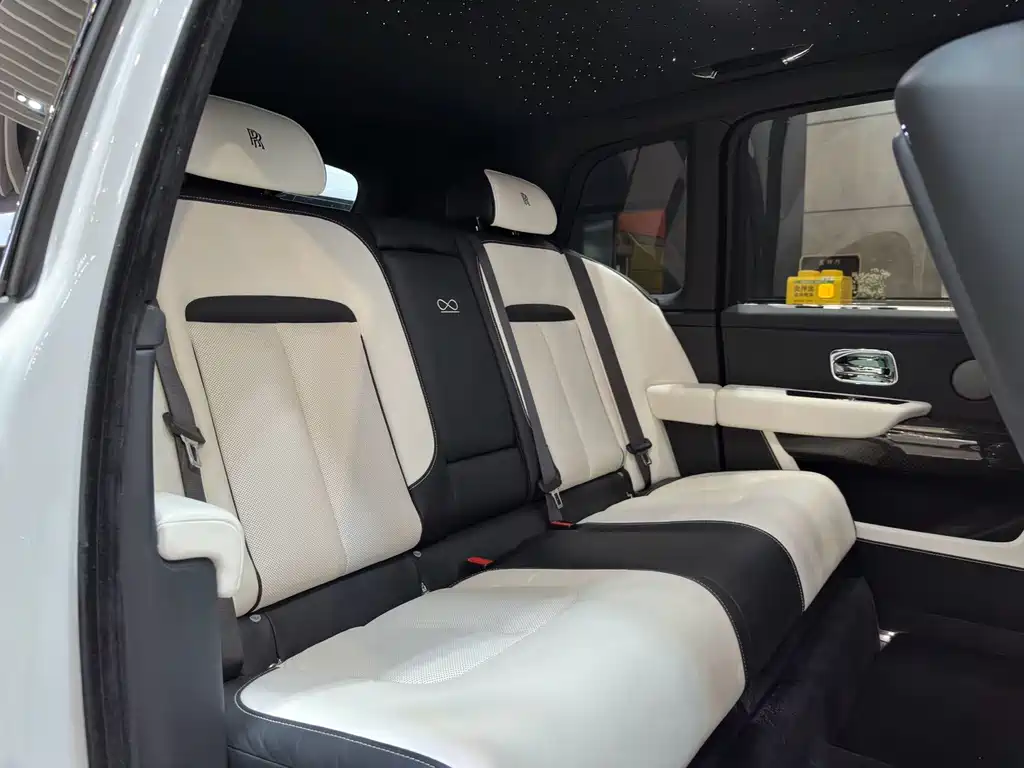 Cullinan 2020 Black Badge купить на сайте DeffCars