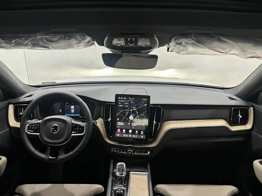 Volvo XC60 2026 B5 four-wheel drive Zhiyuan Sports Edition купить на сайте DeffCars
