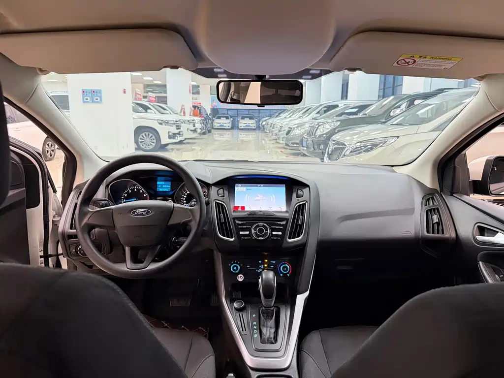 Focus 2018 hatchback classic 1.6L automatic comfort smart mobility version купить на сайте DeffCars