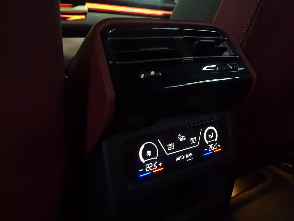 BMW 5 Series 2025 530Li Exclusive M Sports Package купить на сайте DeffCars