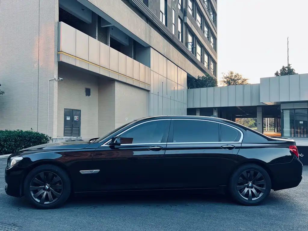 BMW 7 Series 2013 740Li Leading Model купить на сайте DeffCars