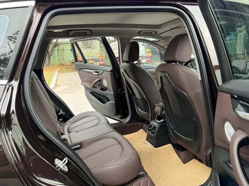 BMW X1 2022 sDrive25Li Leading Model купить на сайте DeffCars