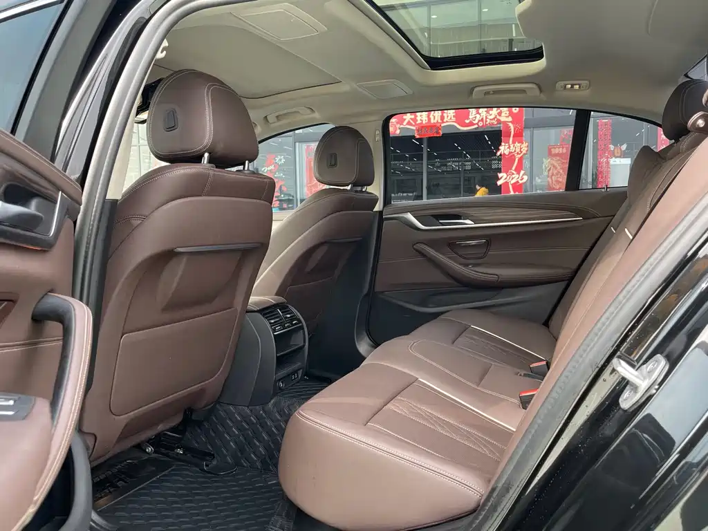 BMW 5 Series New Energy 2021 535Le Luxury Package купить на сайте DeffCars