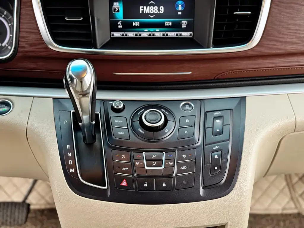 Buick GL8 2017 25S luxury model National V купить на сайте DeffCars