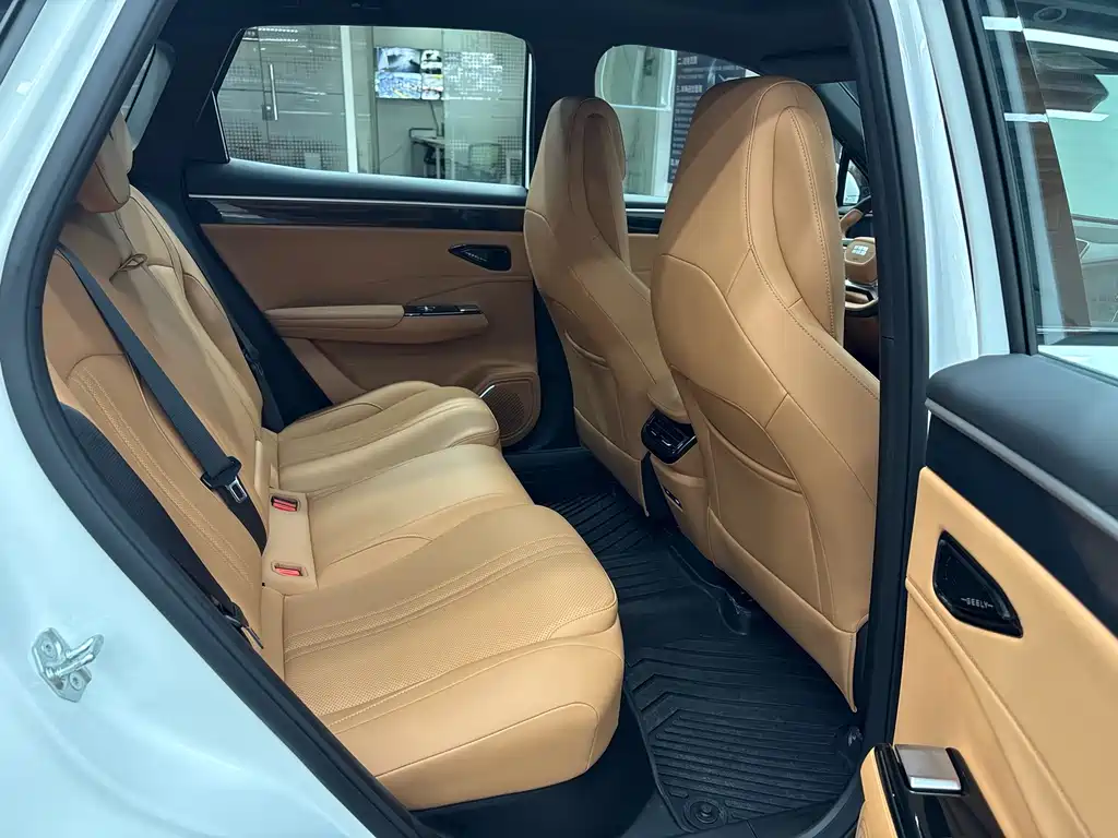 Galaxy L7 2025 EM-i 115km Discovery+ Edition купить на сайте DeffCars
