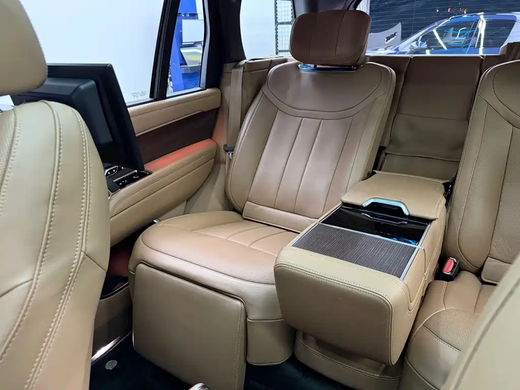 Range Rover 2023 3.0 L6 400PS Model Extended Edition купить на сайте DeffCars