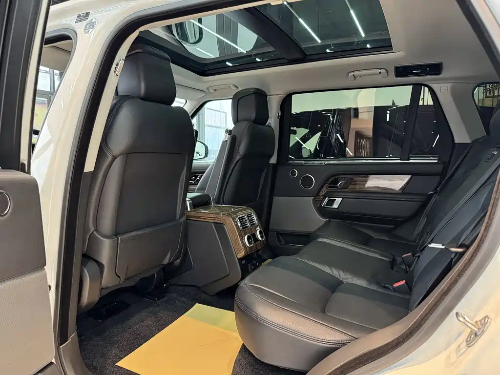 Range Rover 2018 3.0 SC V6 Vogue SE Genesis Extended Edition купить на сайте DeffCars