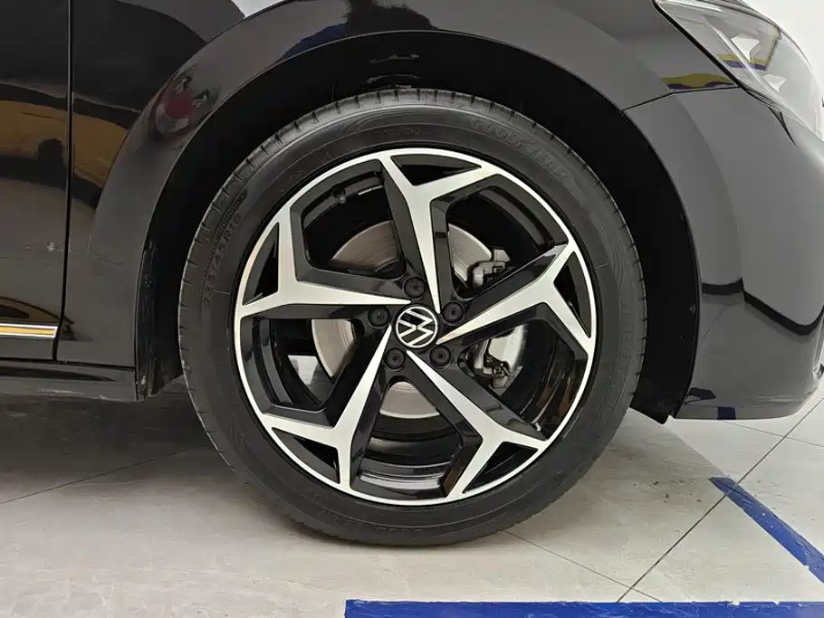 Passat 2023 facelift 330TSI Star Elite Edition купить на сайте DeffCars