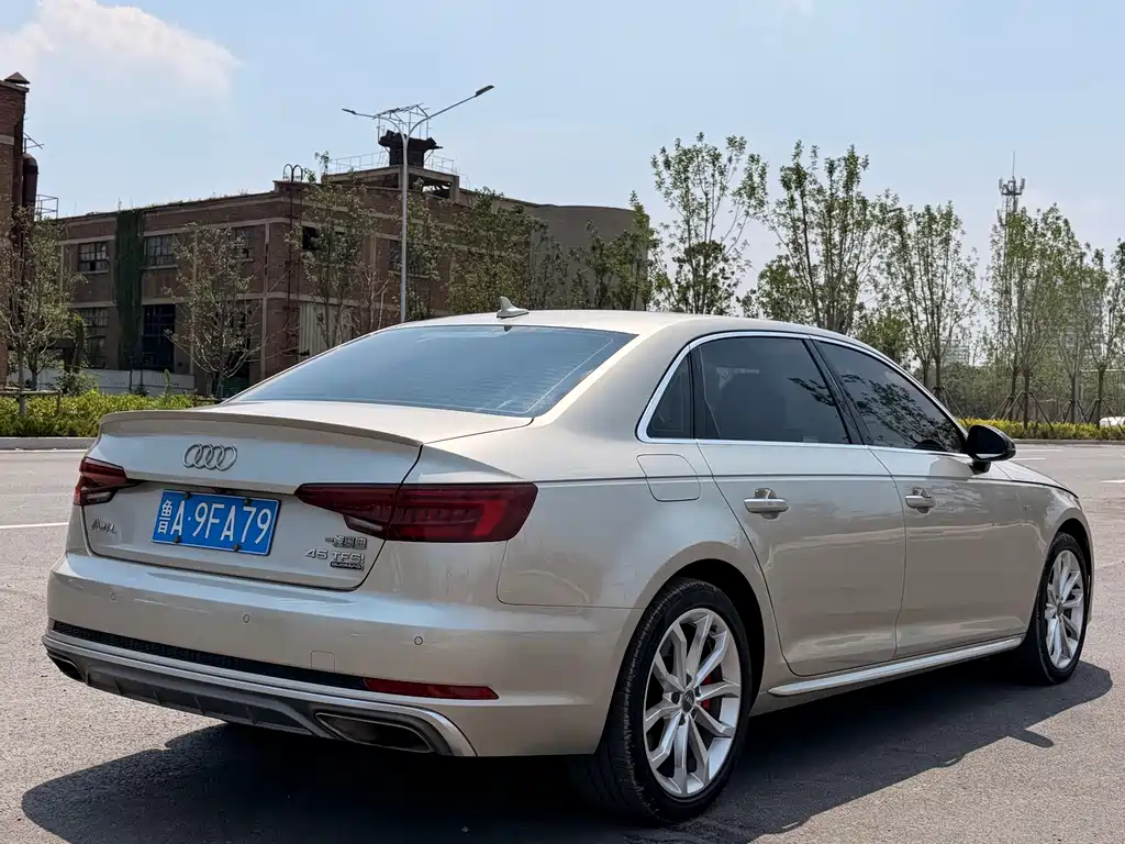 Audi A4L 2019 45 TFSI quattro personalized sports version National VI купить на сайте DeffCars