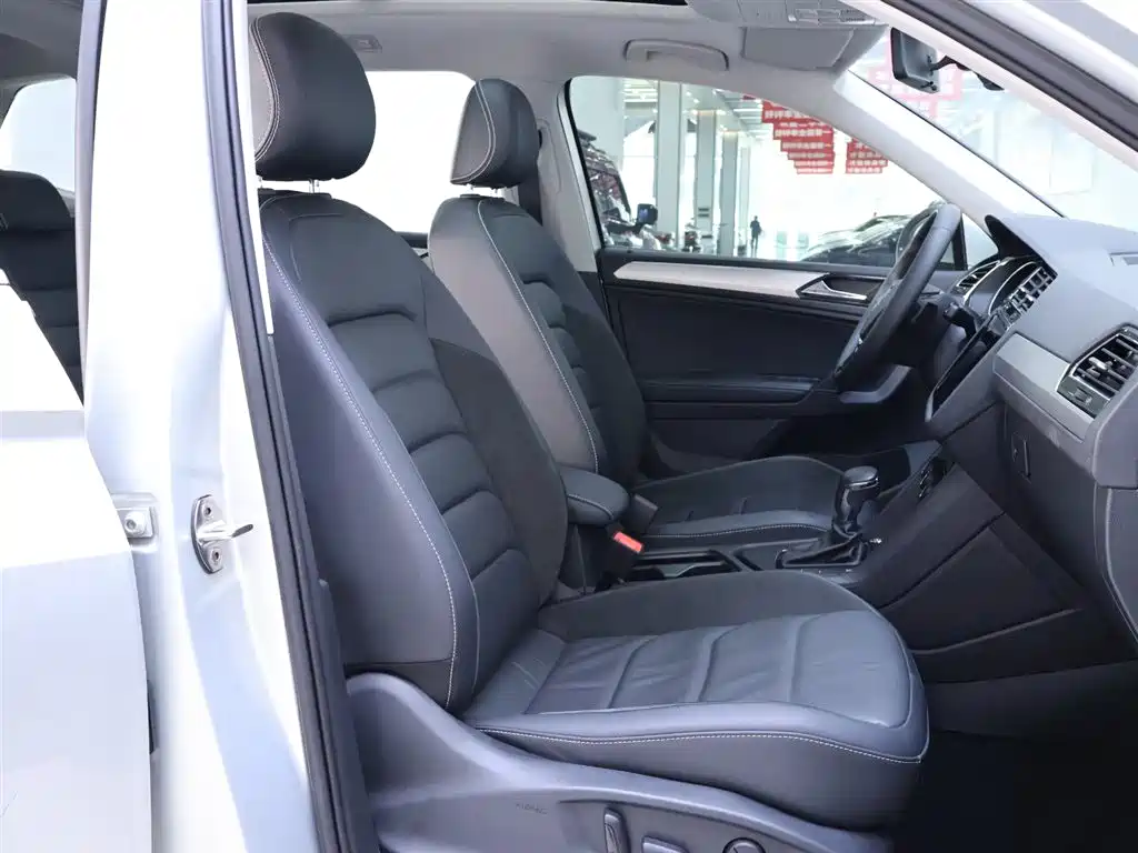 Tiguan L 2020 330TSI automatic two-wheel drive panoramic comfort version National VI купить на сайте DeffCars