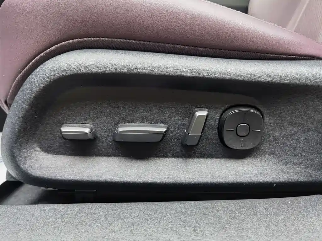 NIO ET5T 2024 model 75kWh Touring купить на сайте DeffCars