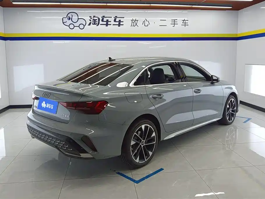Audi A3 2025 A3L Limousine 35TFSI Flying Spur Exclusive купить на сайте DeffCars