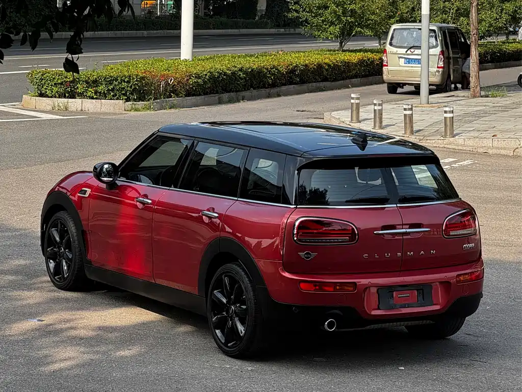 CLUBMAN 2021 1.5T COOPER Connoisseur купить на сайте DeffCars