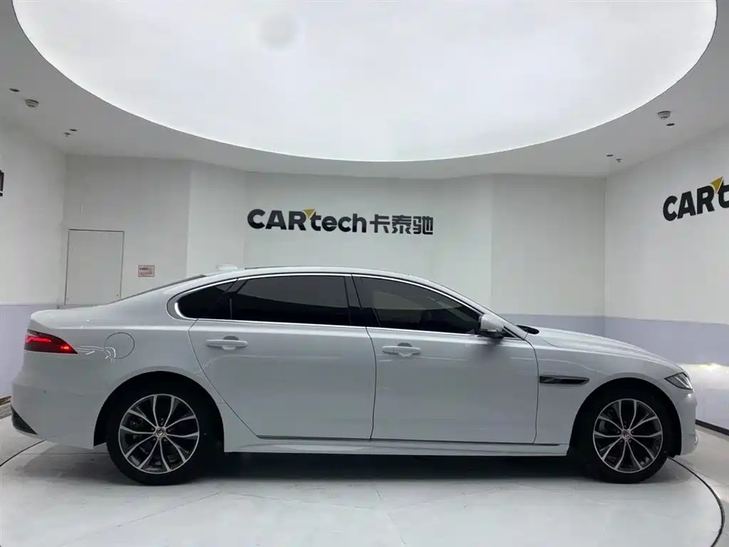 Jaguar XFL 2022 XFL 2.0T P250 two-wheel drive elite sports version купить на сайте DeffCars
