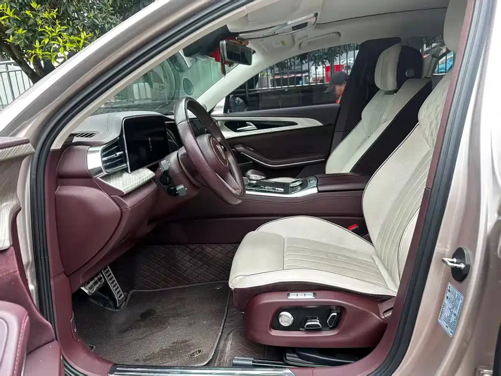 Hongqi H9 2023 2.0T Zhilianqi Chang Edition купить на сайте DeffCars