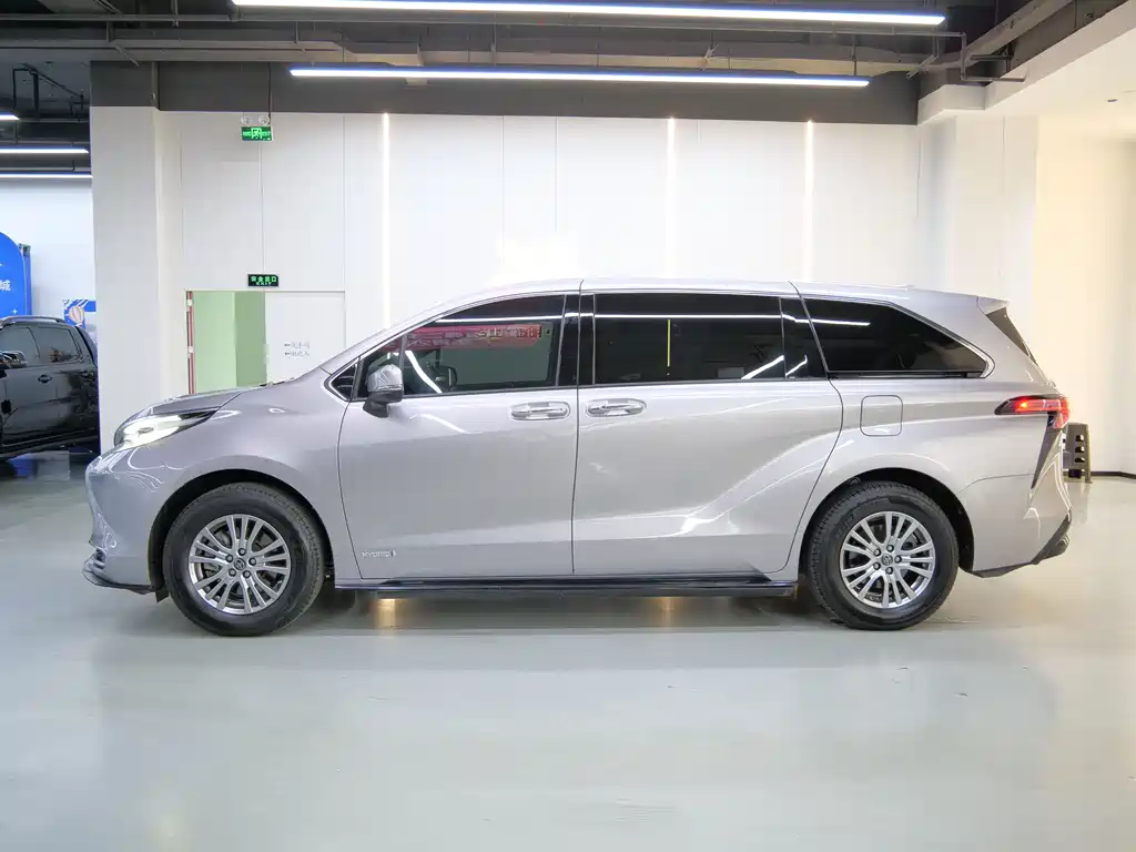 SIENNA 2021 2.5L Hybrid Premium Edition купить на сайте DeffCars
