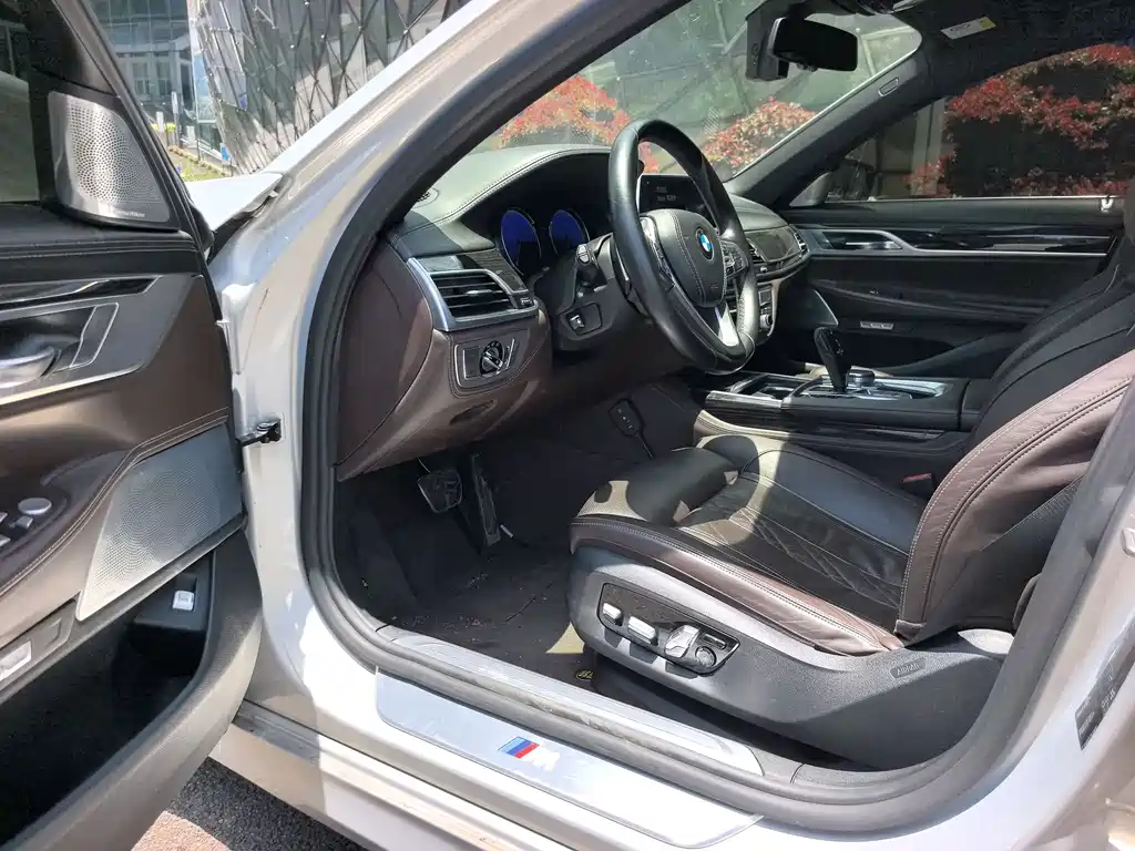 BMW 7 Series 2018 730Li Exclusive M Sports Package купить на сайте DeffCars