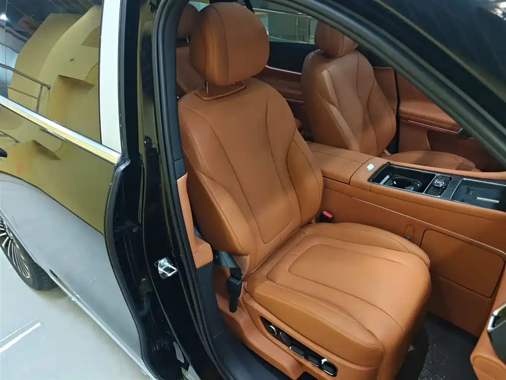 Wenjie M9 2025 extended range Ultra version 52kWh 6-seater version 192-line lidar) купить на сайте DeffCars