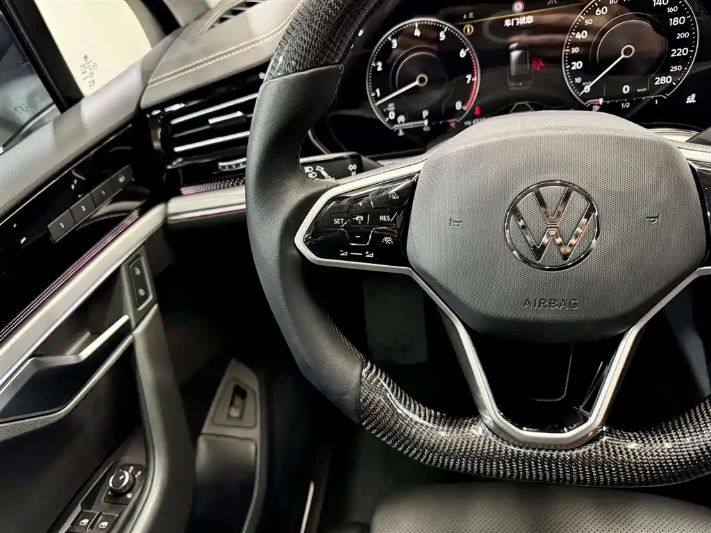 Touareg 2022 3.0TSI Ruixiang Edition Obsidian Sports Package купить на сайте DeffCars