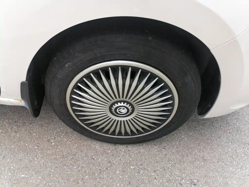 Xindong (Rapid Spaceback) 2016 facelift 1.6L automatic forward version купить на сайте DeffCars