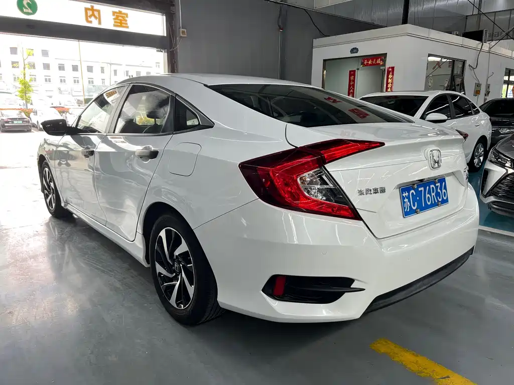 Civic 2016 220TURBO CVT Deluxe Edition купить на сайте DeffCars