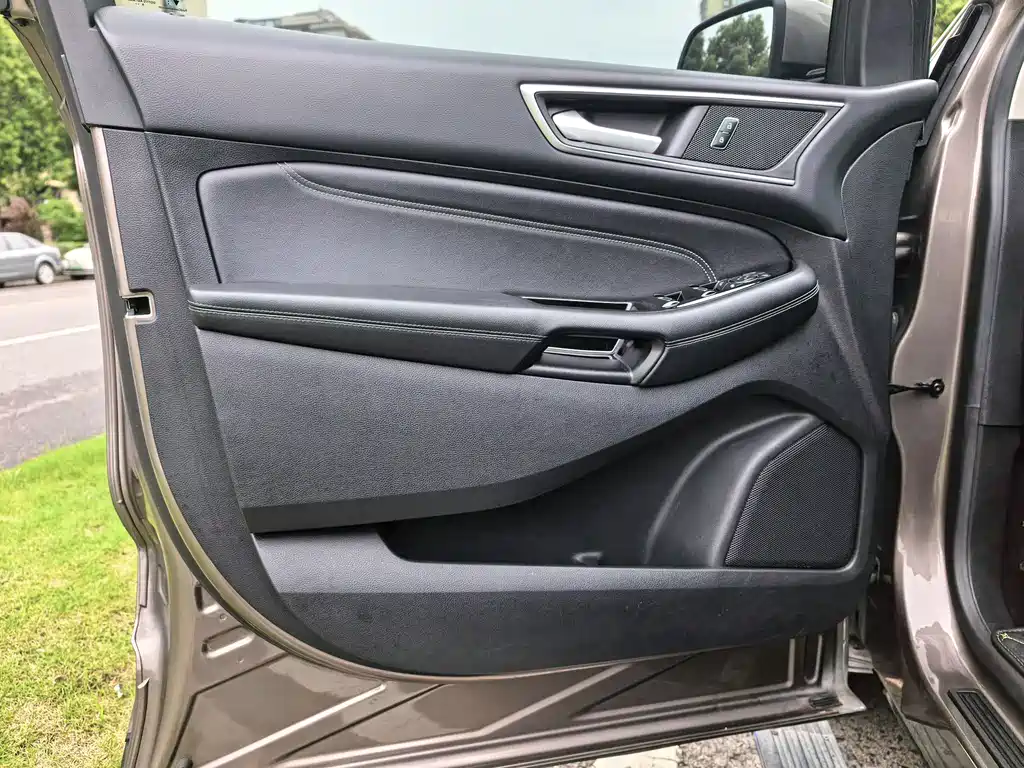 Ruijie 2020 EcoBoost 245 two-wheel drive Hao Rui model 7 seats купить на сайте DeffCars