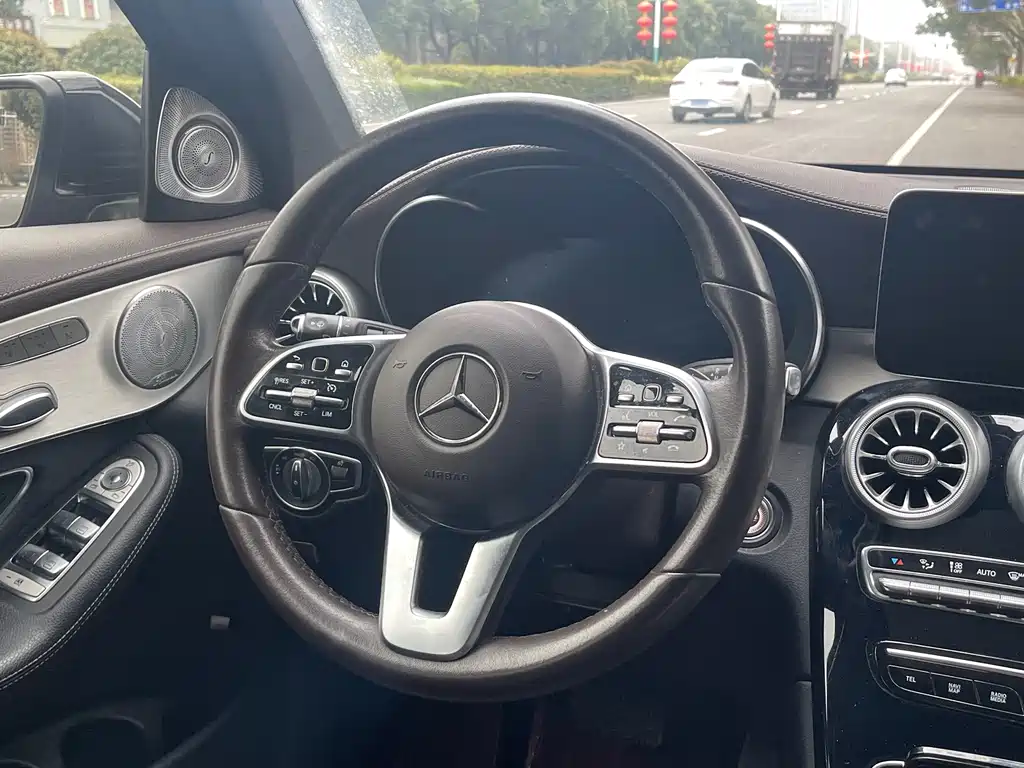 Mercedes-Benz GLC 2022 facelift GLC 260 L 4MATIC luxury model купить на сайте DeffCars