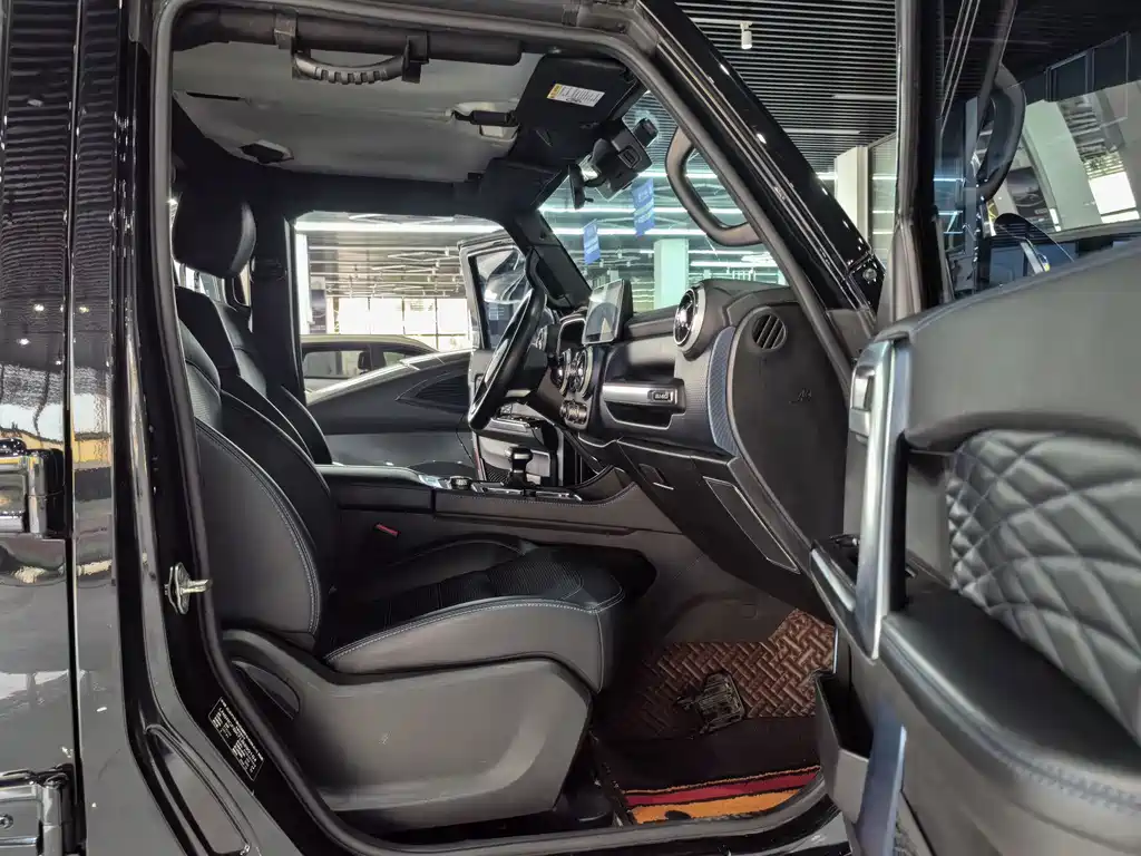 Beijing off-road BJ40 2020 2.0T automatic two-wheel drive city hunter version knight type купить на сайте DeffCars