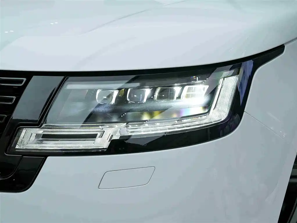 Range Rover 2023 3.0 L6 400PS Seven-seater Extended Edition купить на сайте DeffCars
