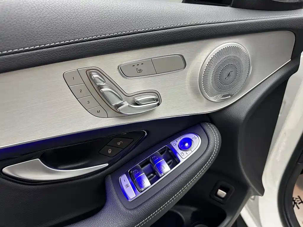 Mercedes-Benz GLC coupe 2022 facelift GLC 260 4MATIC coupe SUV купить на сайте DeffCars