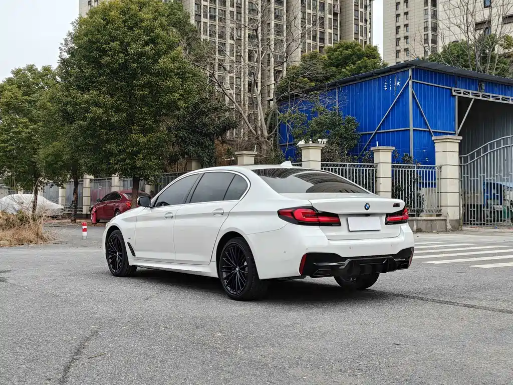 BMW 5 Series 2022 530Li Leading M Sport Kit купить на сайте DeffCars