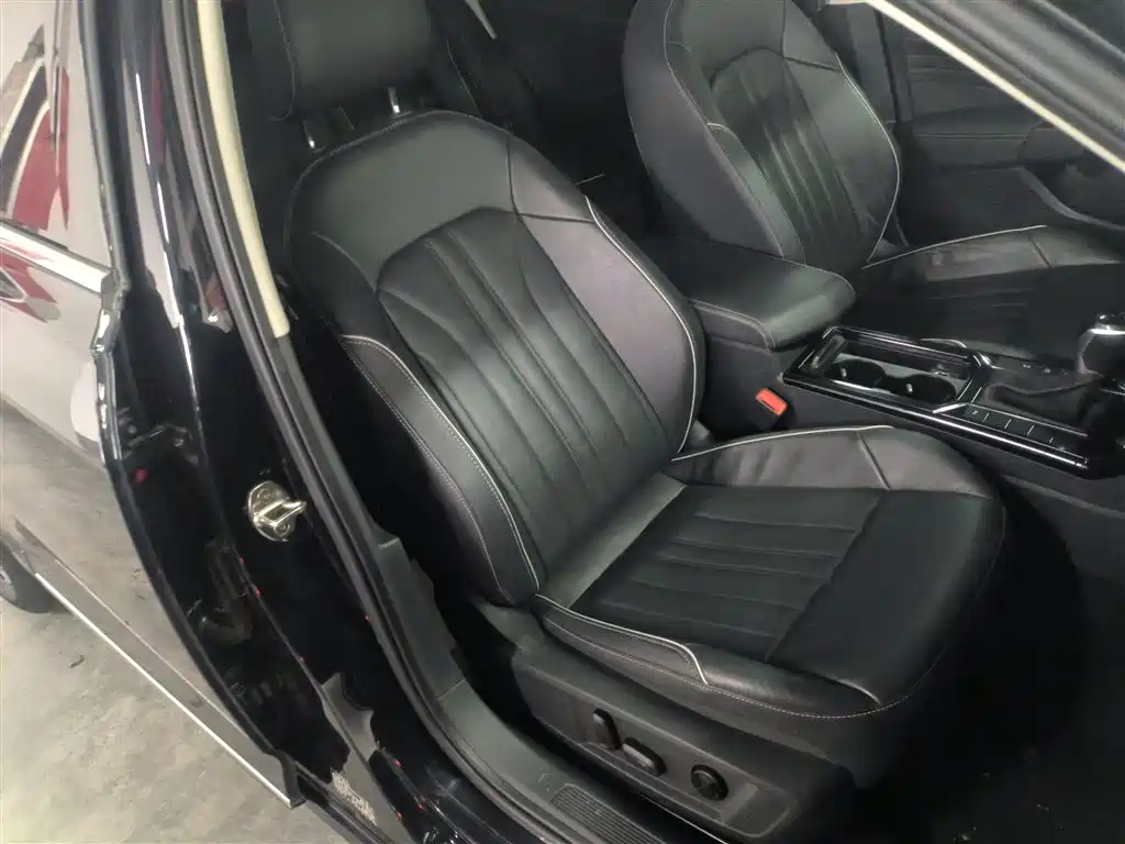 Passat 2023 330TSI Starry Sky Elite Edition купить на сайте DeffCars