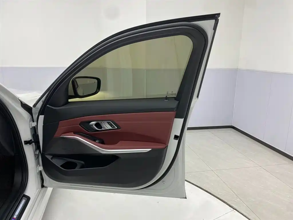 BMW 3 Series 2025 325Li M Sports Package купить на сайте DeffCars