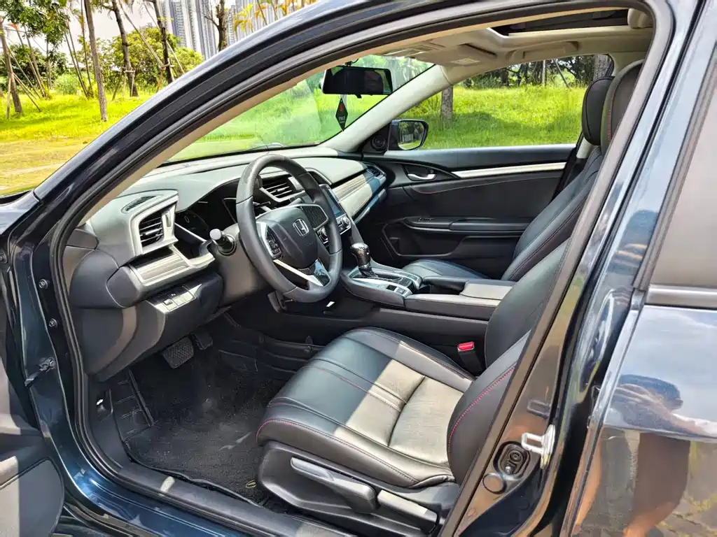 Civic 2019 220TURBO CVT Dynamic Edition National V купить на сайте DeffCars