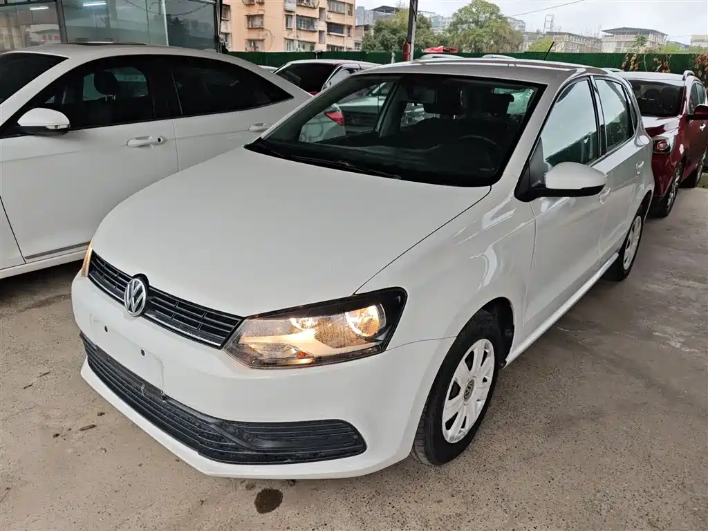 Polo 2016 1.4L manual fashion model купить на сайте DeffCars