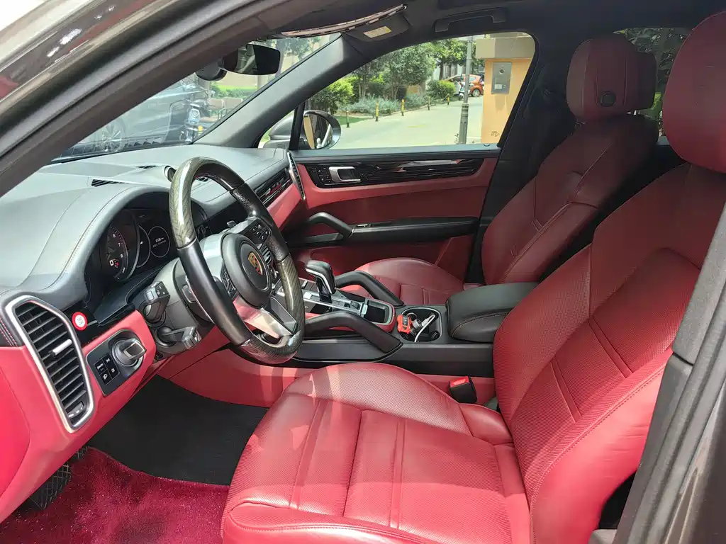 Cayenne New Energy 2022 Cayenne E-Hybrid 2.0T Platinum Edition купить на сайте DeffCars