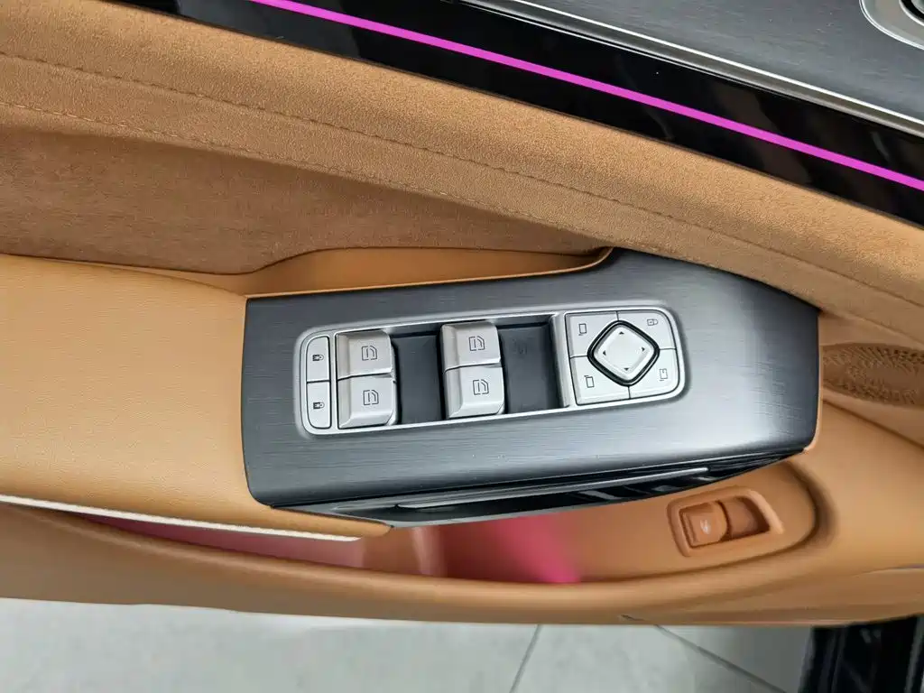 Hongqi H9 2024 2.0T Qixiang Private Fashion Edition купить на сайте DeffCars