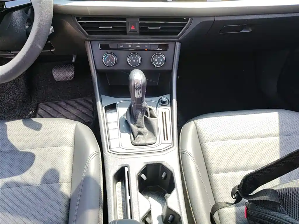 Lavida 2021 1.5L automatic comfort version купить на сайте DeffCars