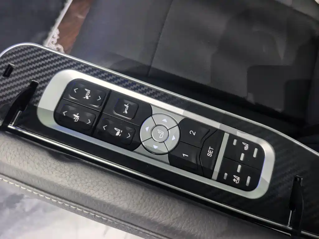 Mercedes-Benz V-Class 2020 V 260 Pilot Edition купить на сайте DeffCars