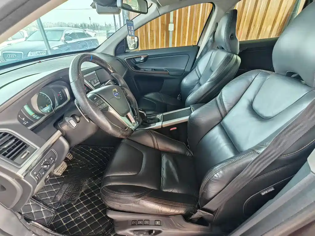 Volvo XC60 imported 2014 T6 Zhiyi Edition купить на сайте DeffCars