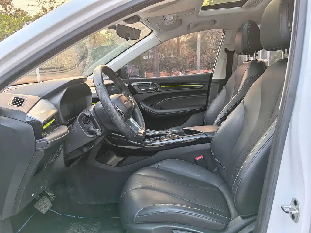 Roewe i5 2021 1.5L CVT Diamond Edition купить на сайте DeffCars