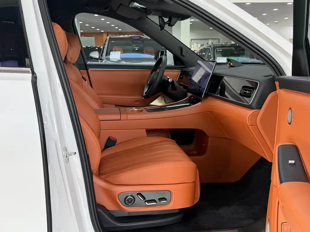 Wenjie M7 2026 extended range Ultra four-wheel drive version 6 seats 192 line lidar) купить на сайте DeffCars