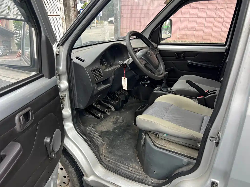 Wuling Rongguang small truck 2017 1.5L single row basic model L3C купить на сайте DeffCars
