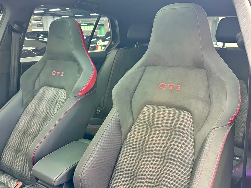 Golf GTI 2021 facelift 380TSI DSG GTI купить на сайте DeffCars