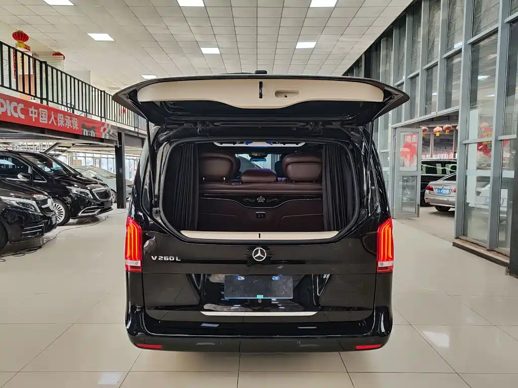 Mercedes-Benz V-Class 2022 V 260 L Long Wheelbase Premium Edition купить на сайте DeffCars