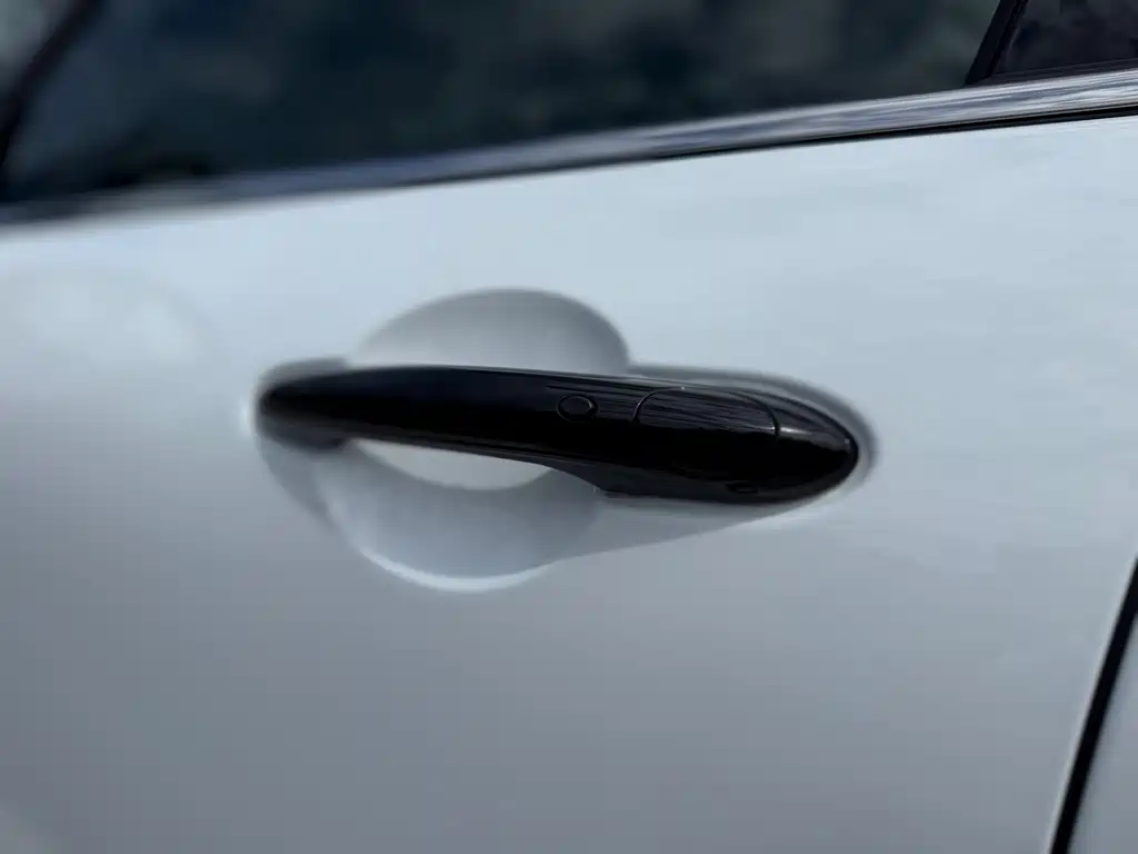 MINI CLUBMAN 2023 facelift 2.0T COOPER S Connoisseur купить на сайте DeffCars
