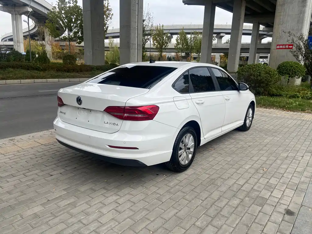 Lavida 2021 1.5L automatic fashion version купить на сайте DeffCars
