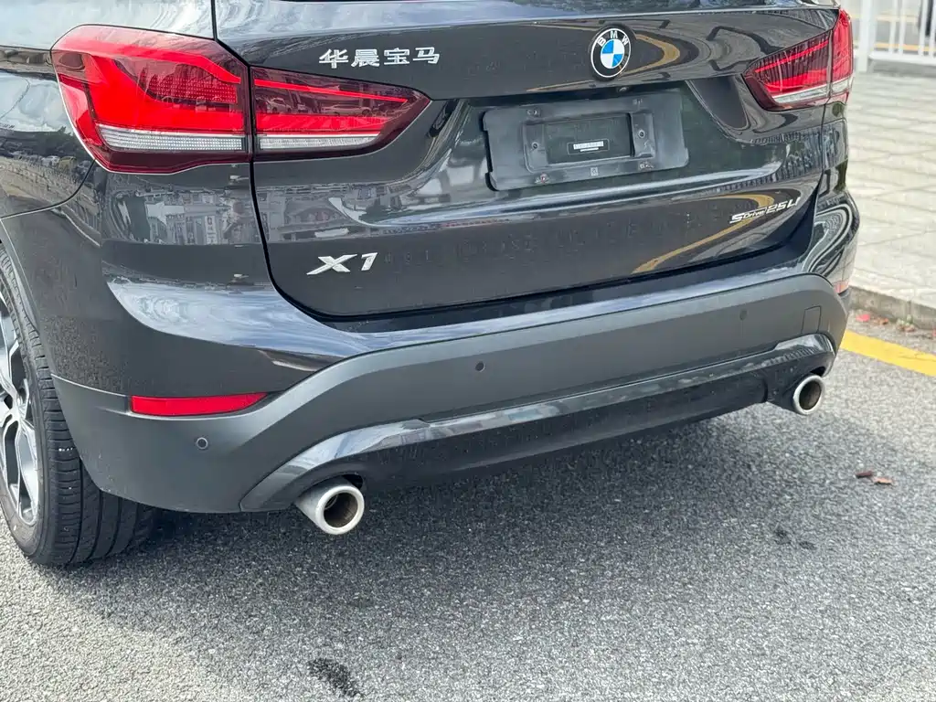 BMW X1 2021 sDrive25Li Leading Model купить на сайте DeffCars